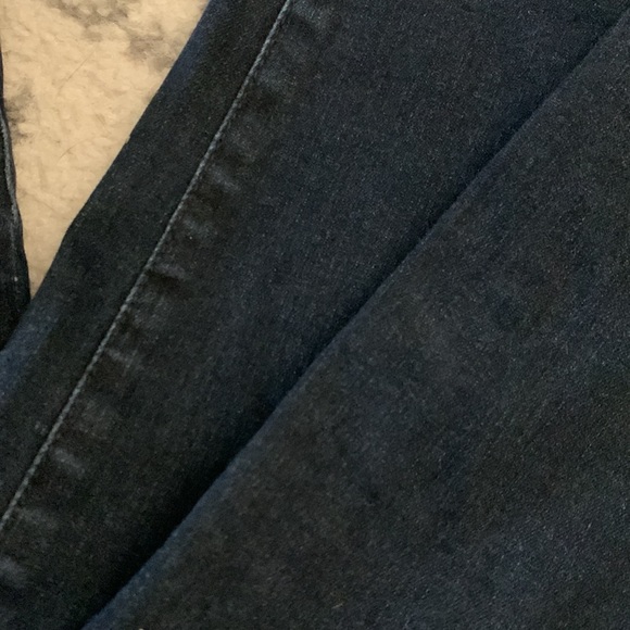 Abercrombie and Fitch high rise ankle jeans - Picture 2 of 4